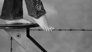 La maggioranza cammina sul filo del rasoio...il paese sul filo spinato