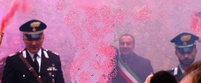 Il Sindaco nei fumogeni